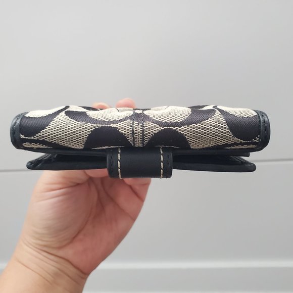 Coach Signature Leather and Canvas Wallet Black Colour - Picture 10 of 10